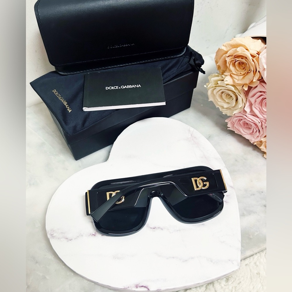 Authentic Dolce & Gabbana Black & Gold DG Mask Unisex Sunglasses - Picture 8 of 13